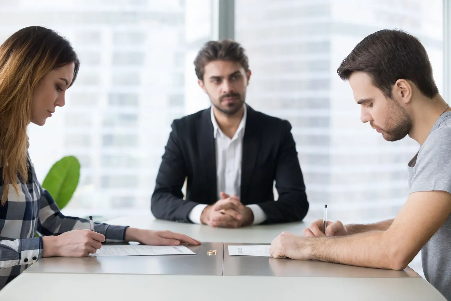 How EH Mediation Guides Couples Toward Fair and Balanced Outcomes Oadby