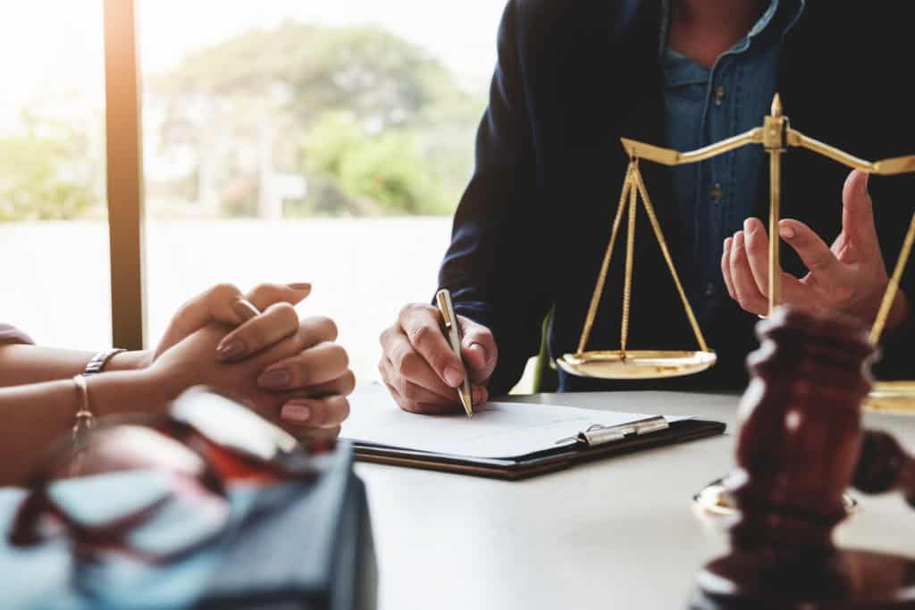 Court Applications vs. Mediation: A Less Stressful Path with EH Mediation Oadby