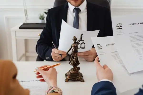 our fees Oadby from EH Mediation - image of couple in joint mediation meeting